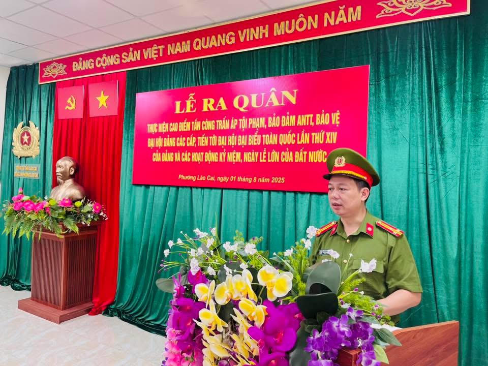 Với quyết tâm giữ vững trật tự, kỷ cương trong công tác quản lý đô thị, đảm bảo an toàn giao thông, vệ sinh môi trường, xây dựng hình ảnh đô thị sáng - xanh - sạch - đẹp, sáng 1/8, UBND phường Lào Cai đã tổ chức Lễ ra quân đợt cao điểm 90 ngày đêm lập lại trật tự đô thị, an toàn giao thông, vệ sinh môi trường.