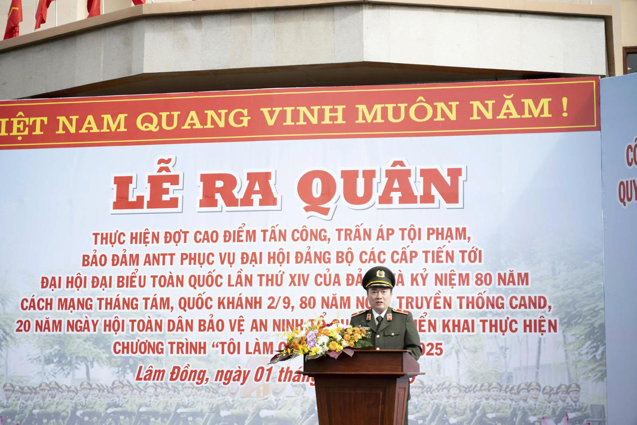 Thiếu tướng Trương Minh Đương - Giám đốc công an tỉnh Lâm Đồng phát biểu tại buổi lễ. Ảnh Công an tỉnh Lâm Đồng.