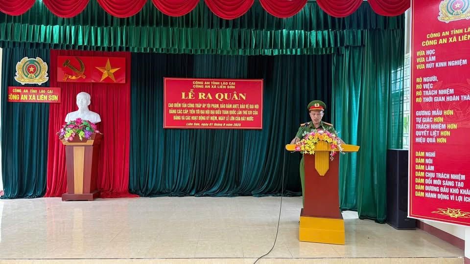 Tại xã Liên Sơn, sáng 01/8, Công an xã Liên Sơn đã huy động các lực lượng, phương tiện ra quân tấn công, trấn áp tội phạm, bảo đảm an ninh, trật tự với quyết tâm cao nhất bảo vệ tuyệt đối an ninh, an toàn Đại hội Đảng các cấp, tiến tới Đại hội đại biểu toàn quốc lần thứ XIV của Đảng và các hoạt động kỷ niệm, ngày lễ lớn của đất nước diễn ra trên địa bàn.