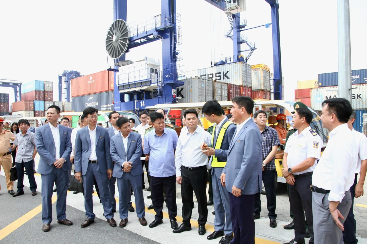 Hải Phòng: Rà soát, triển khai các dự án bảo đảm khai thác hiệu quả cảng biển
