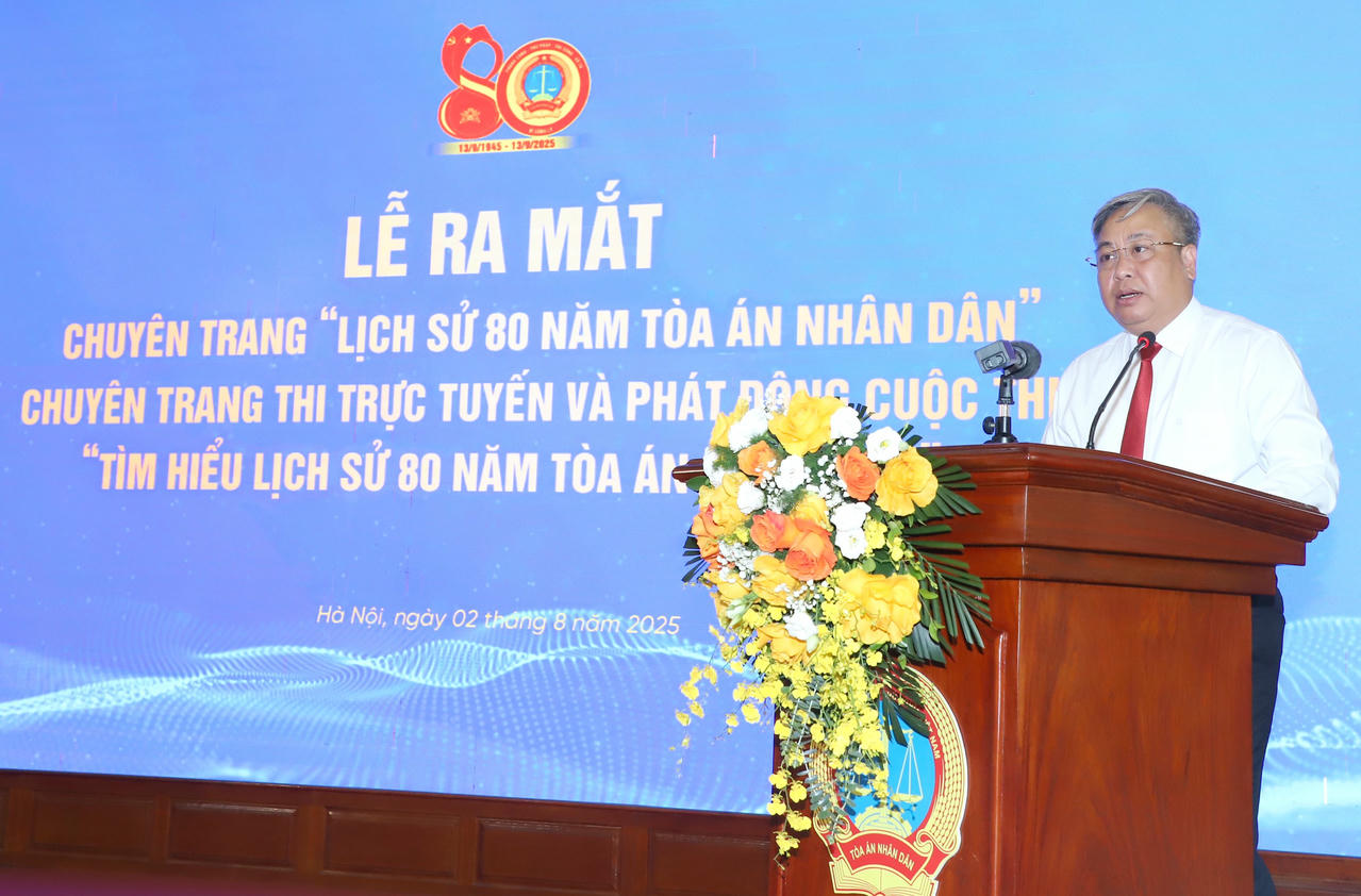 Ông Phạm Quốc Hưng, Ủy viên Ban Thường vụ Đảng ủy, Phó Chánh án TANDTC phát biểu tại buổi lễ 