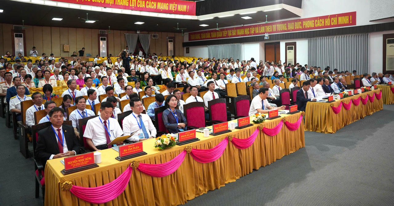 Các đại biểu dự đại hội Đảng bộ phường Thuận Hóa