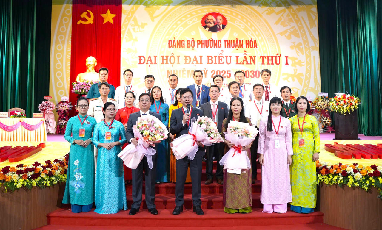 Ban chấp hành Đảng bộ phường Thuận Hóa nhiệm kỳ 2025 -2030 ra mắt nhận nhiệm vụ  