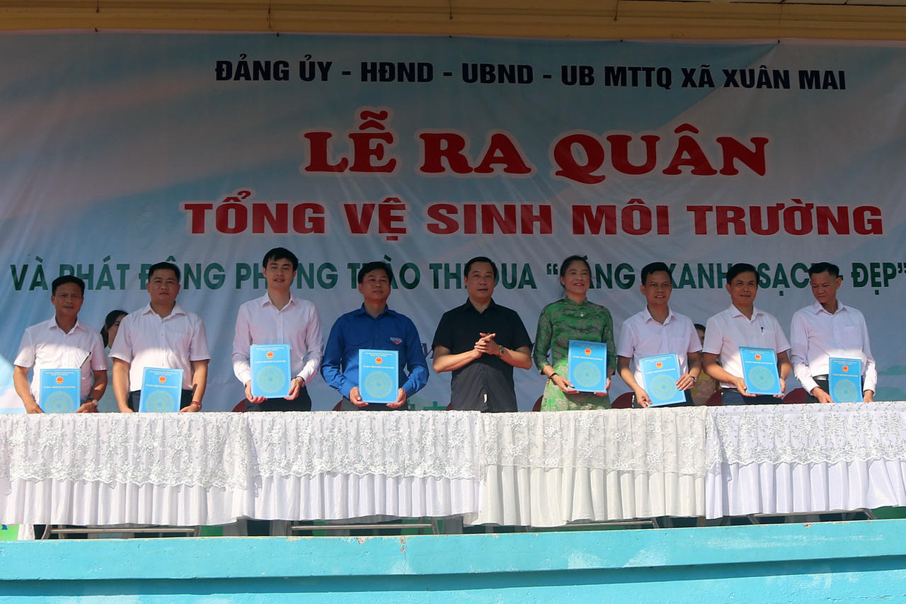 Xã Xuân Mai (Hà Nội) triển khai ra quân tổng vệ sinh môi trường và phát động phong trào thi đua “Sáng - Xanh - Sạch - Đẹp”