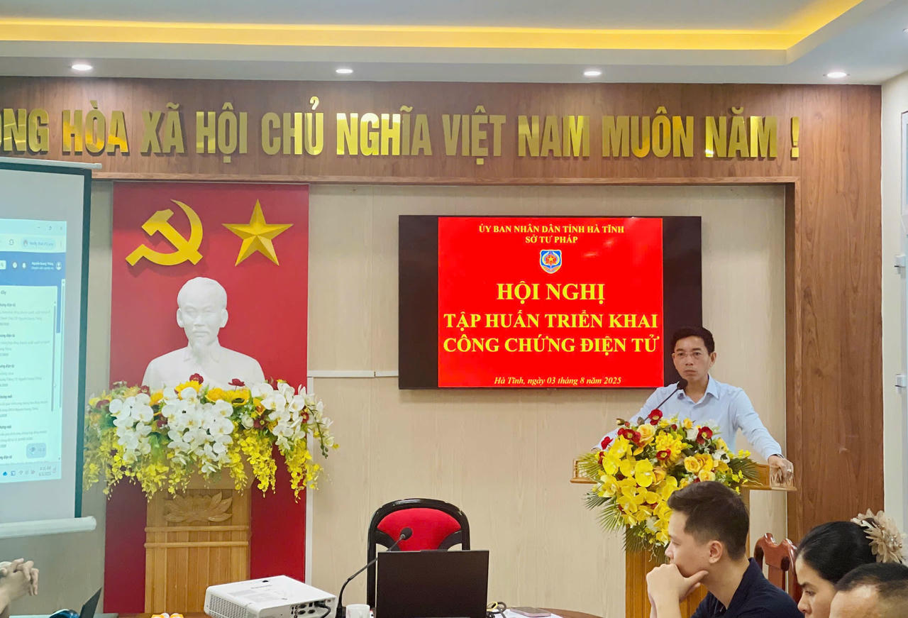 Ông Nguyễn Quốc Tuấn-Giám đốc Sở Tư pháp Hà Tĩnh phát biểu khai mạc tập huấn. Ảnh: PV 