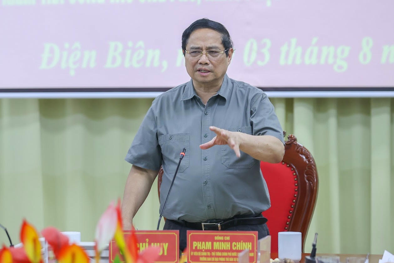 Thủ tướng: Làm mọi cách nhanh nhất có thể ổn định đời sống người dân vùng lũ Thủ tướng: Làm mọi cách nhanh nhất có thể ổn định đời sống người dân vùng lũ