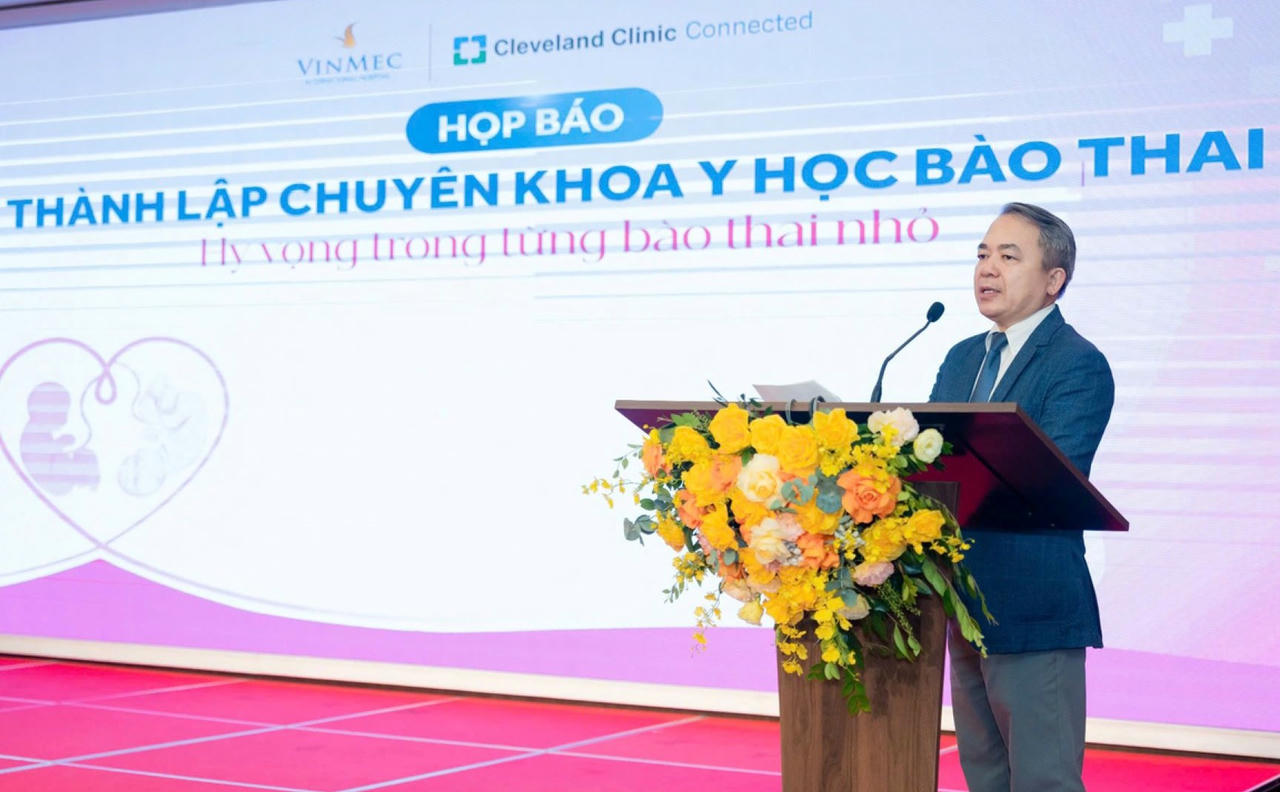 PGS.TS.BS Phạm Bá Nha - Giám đốc Trung tâm Sức khoẻ Phụ Nữ (Vinmec Times City) phát biểu tại buổi lễ ra mắt chuyên khoa Y học Bào thai