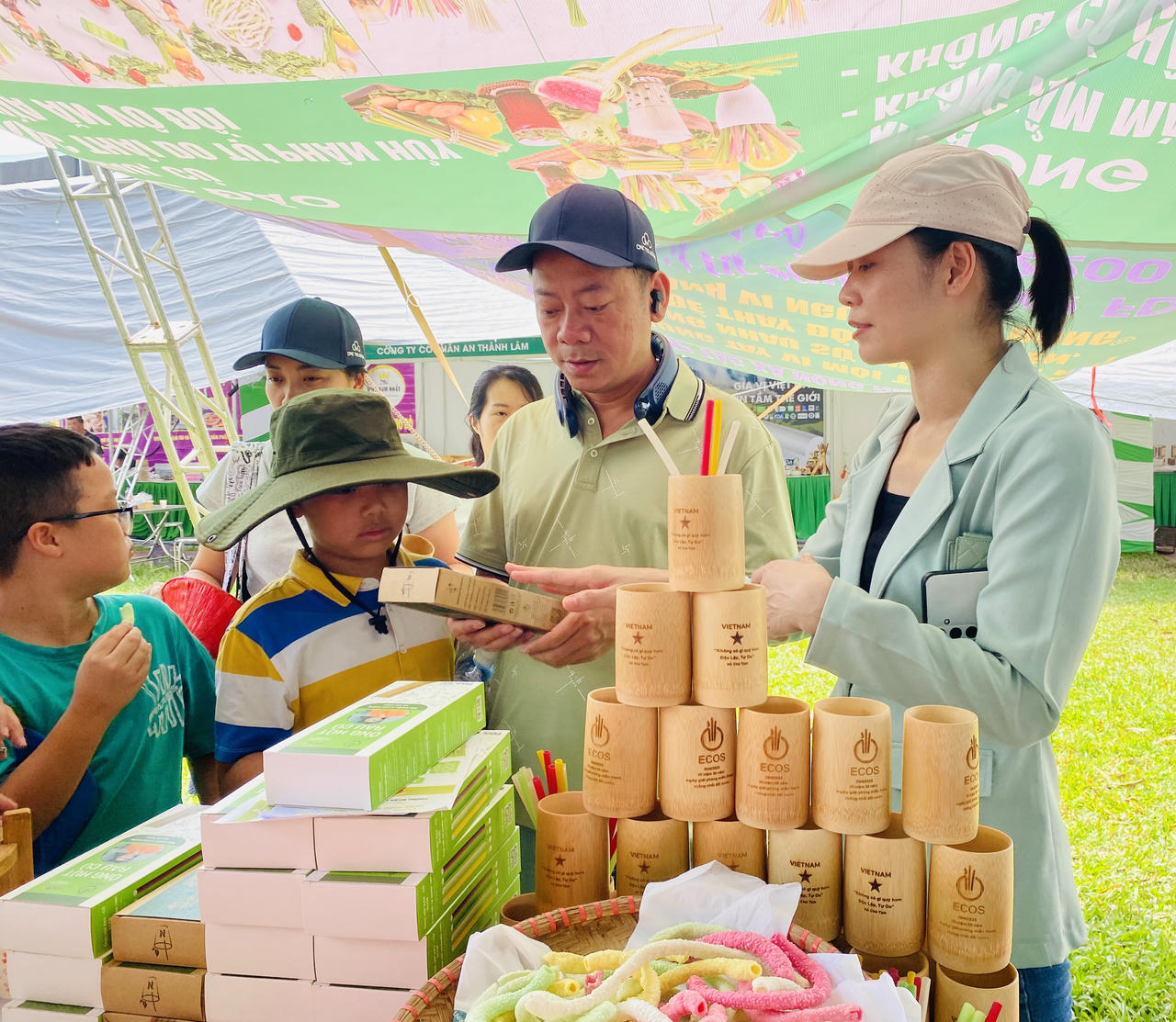 Người tiêu dùng tỏ ra thích thú với sản phẩm độc đáo này. 