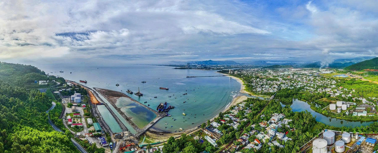 Một góc Vịnh Đà Nẵng, vị trí đang được nghiên cứu lấn biển

