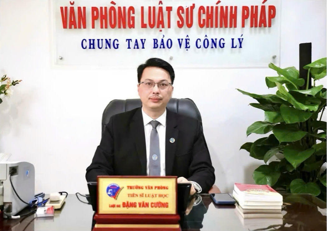 Luật sư Đặng Văn Cường cho biết, việc sử dụng hồ sơ giả, tài liệu giả để tham gia đấu thầu được xem là một hành vi gian lận và nhà thầu cần tránh xa.