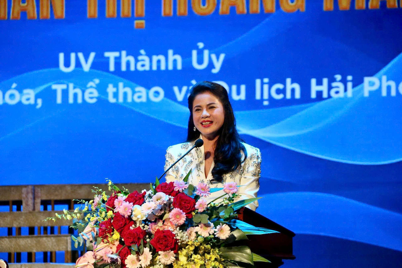 Bà Trần Thị Hoàng Mai - Giám đốc Sở Văn hoá, Thể thao và Du lịch chia sẻ về "Biển mơ" và Đề án Sân khấu truyền hình Hải Phòng.