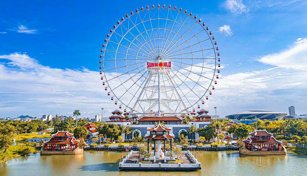 Vòng quay Sun Wheel với kỷ lục top 10 thế giới được người dân yêu mến gọi là “con mắt của Đà Nẵng”.