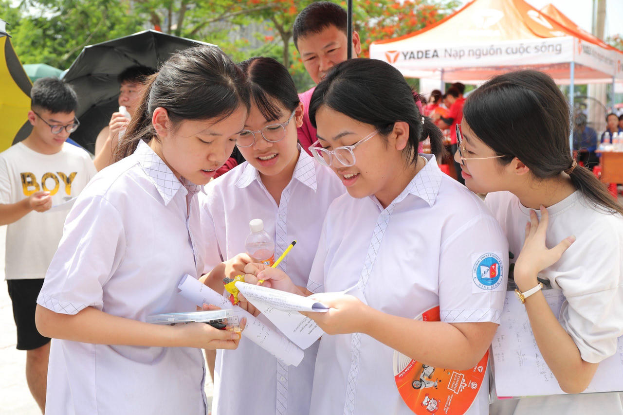 Học sinh chuyên ở Ninh Bình nhận hỗ trợ cao nhất 2,4 triệu đồng mỗi tháng