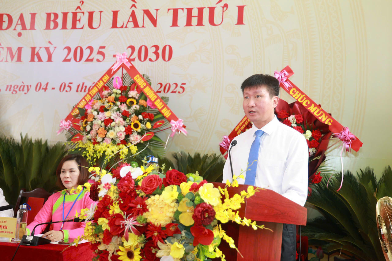  Chủ tịch UBND tỉnh Lào Cai Trần Huy Tuấn phát biểu chỉ đạo tai Đại hội