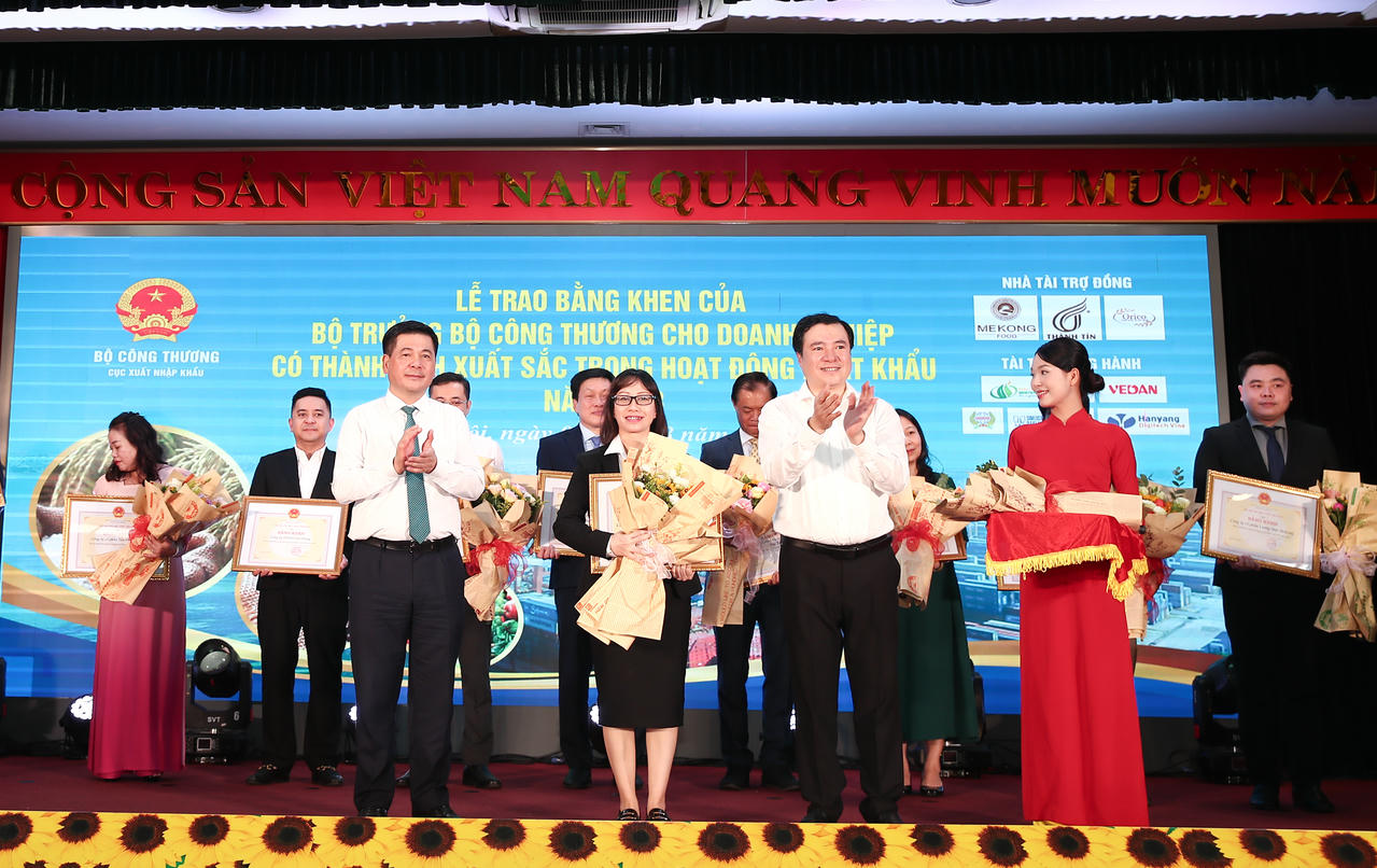 Vedan được Bộ Công Thương trao bằng khen vì thành tích nổi bật trong hoạt động xuất khẩu