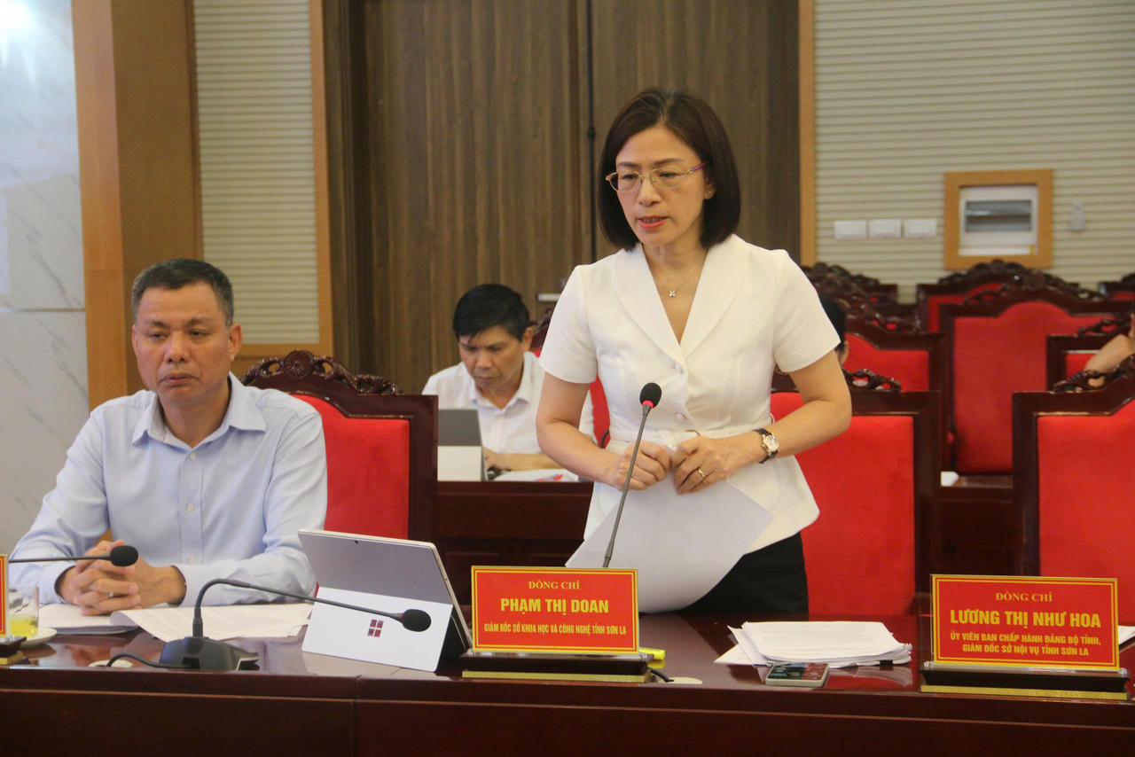 Giám đốc Sở Khoa học và Công nghệ tỉnh Sơn La phát biểu tại Hội nghị.
