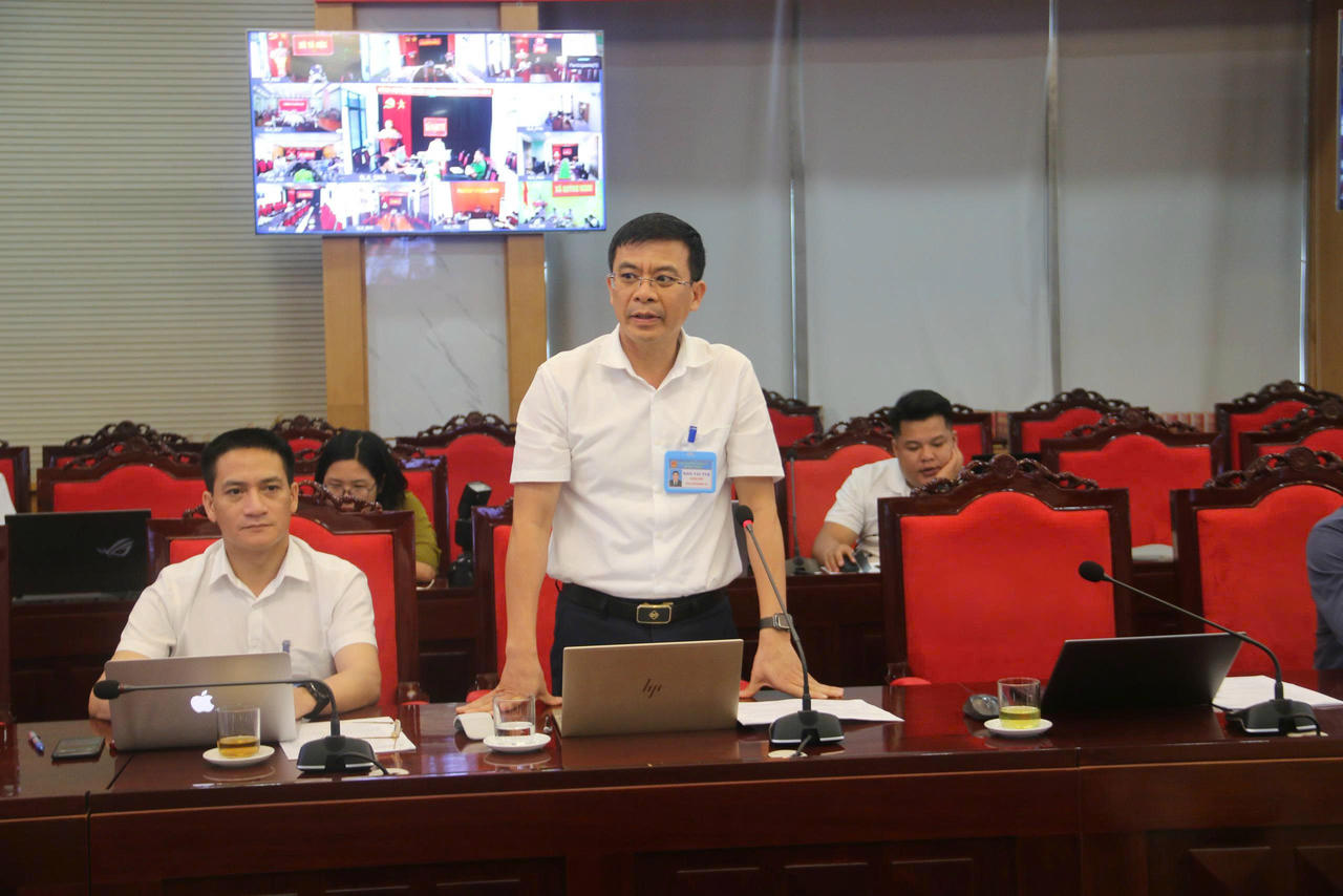 Lãnh đạo Sở Xây dựng tỉnh Sơn La phát biểu tại Hội nghị.