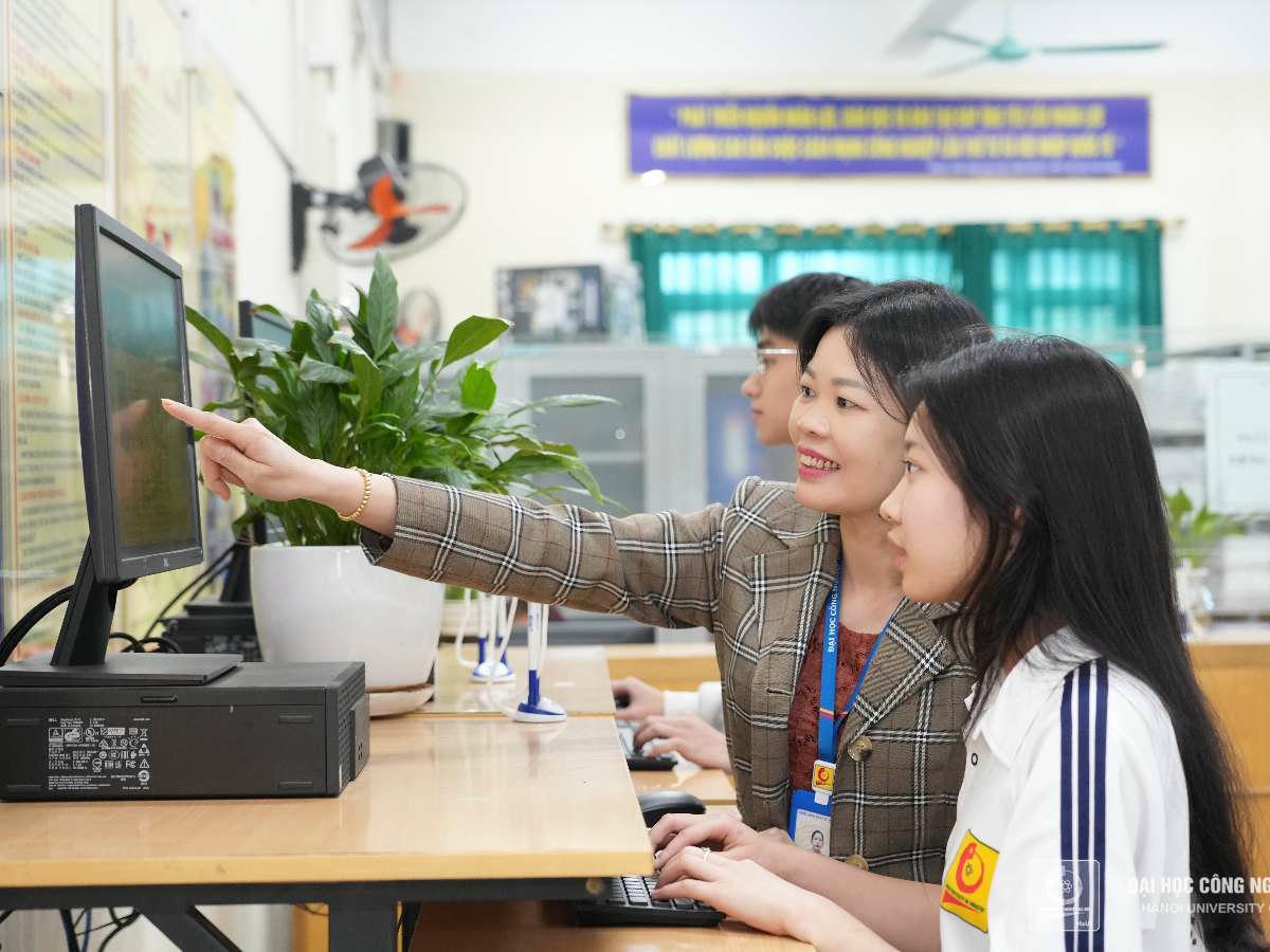 HaUI - Đại học thông minh gắn với trách nhiệm xã hội “Bình dân học vụ số”