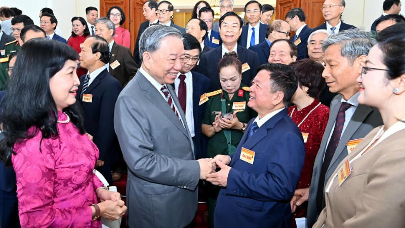 Tổng Bí thư Tô Lâm: Văn nghệ sĩ cần là những chiến sĩ trên mặt trận tinh thần