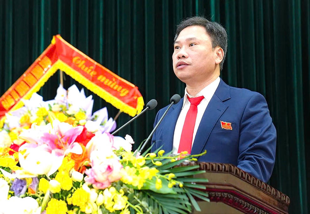Ông Hoàng Nguyên Dự, Ủy viên Ban Thường vụ Tỉnh ủy, Phó Bí thư Thường trực Đảng ủy các cơ quan Đảng tỉnh trình bày Báo cáo Chính trị tại Đại hội.