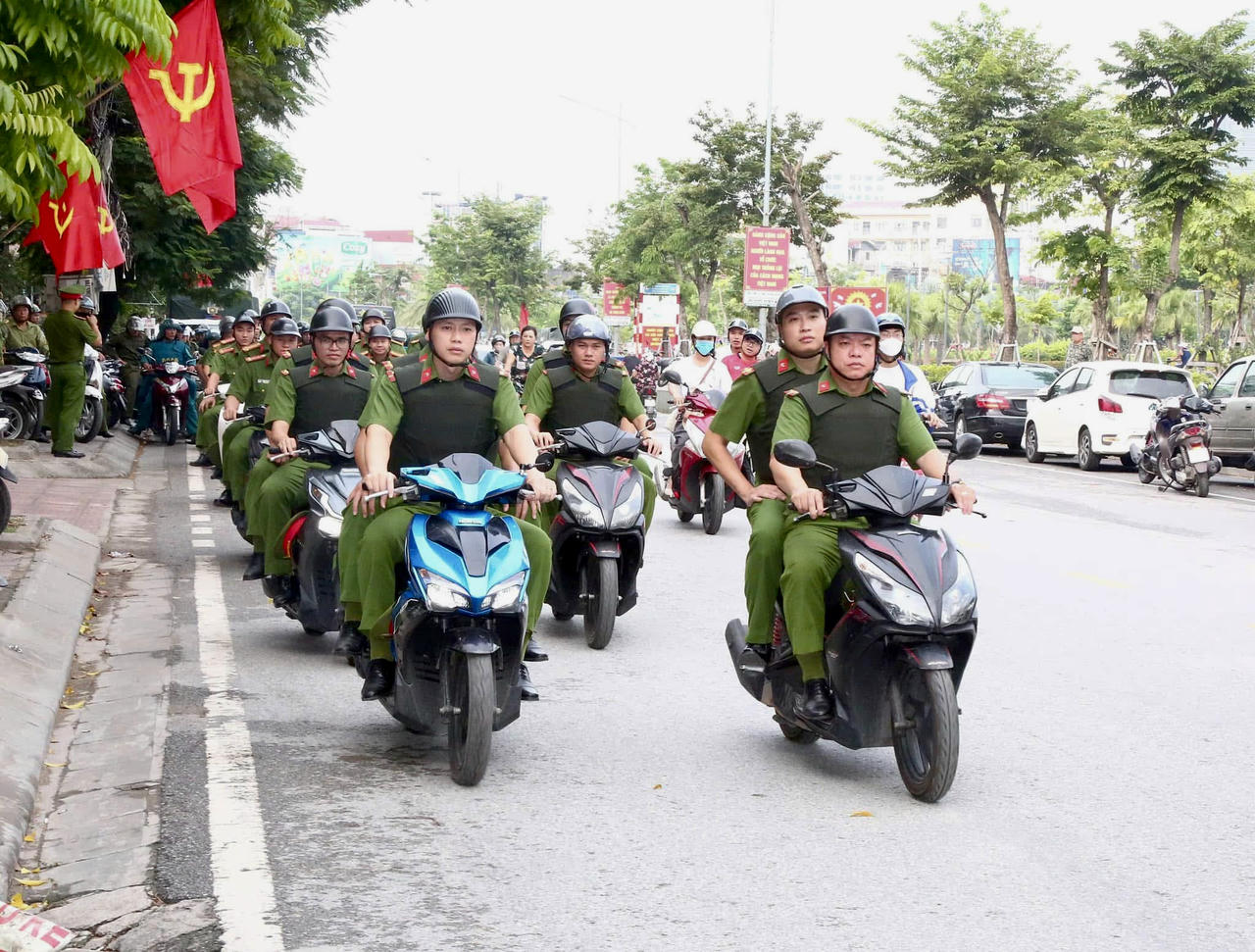 Lực lượng Công an TP Hải Phòng ra quân cao điểm tấn công trấn áp tội phạm, bảo vệ an ninh trật tự, bình yên cho TP.

