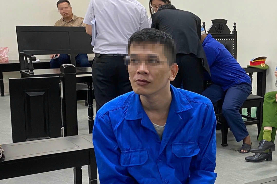 Cựu cán bộ quản lý xuất nhập cảnh tổ chức cho người nước ngoài ở lại Việt Nam trái phép