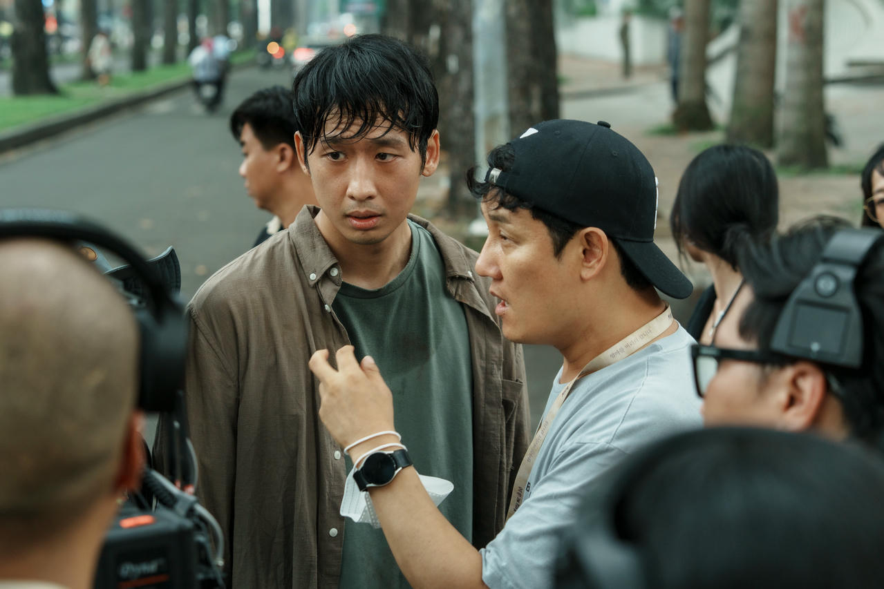 Đạo diễn người Hàn dành tình cảm đặc biệt với Việt Nam, dồn tâm huyết cho tác phẩm hợp tác Việt - Hàn. Ảnh: CJ