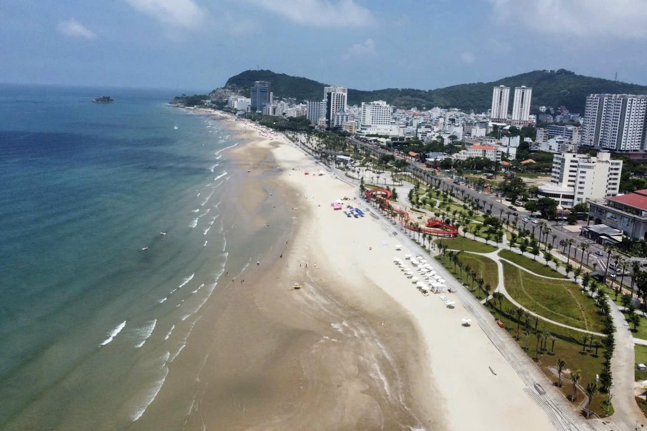 Toàn cảnh Bãi Sau