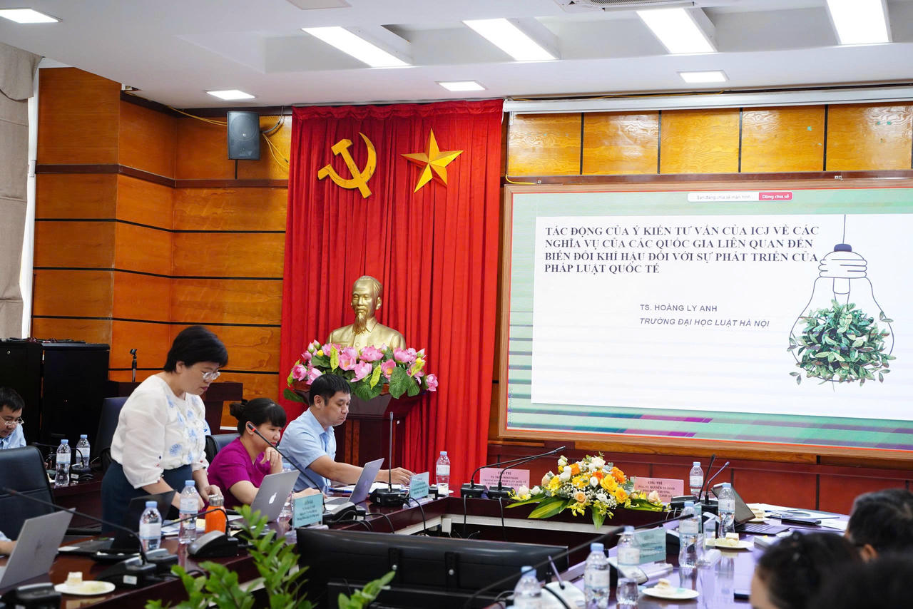 Chuyên gia phát biểu
