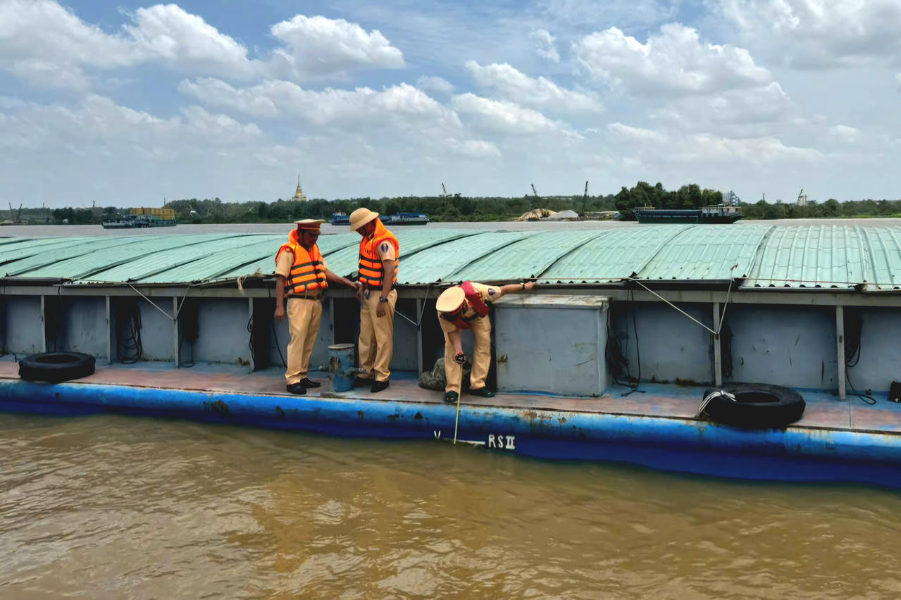 Đợt cao điểm kiểm tra sẽ tiếp tục được triển khai nhằm lập lại trật tự, nâng cao ý thức chấp hành luật giao thông đường thuỷ.