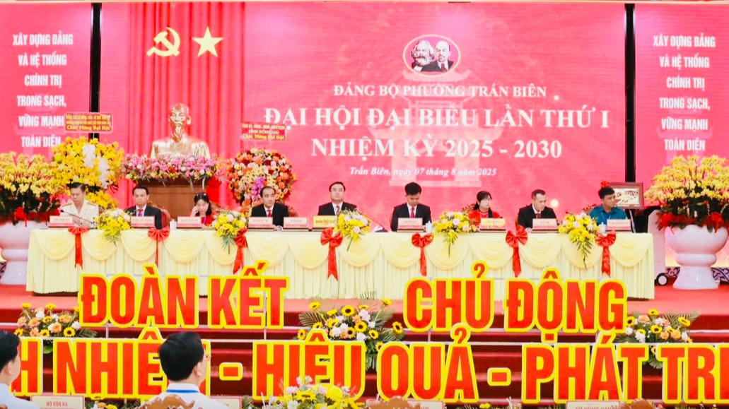 Đại hội quy tụ 250 đại biểu đại diện cho hơn 7.400 đảng viên toàn phường.