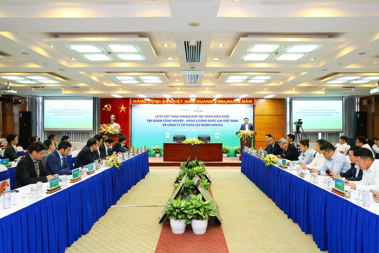 Toàn cảnh lễ ký kết.