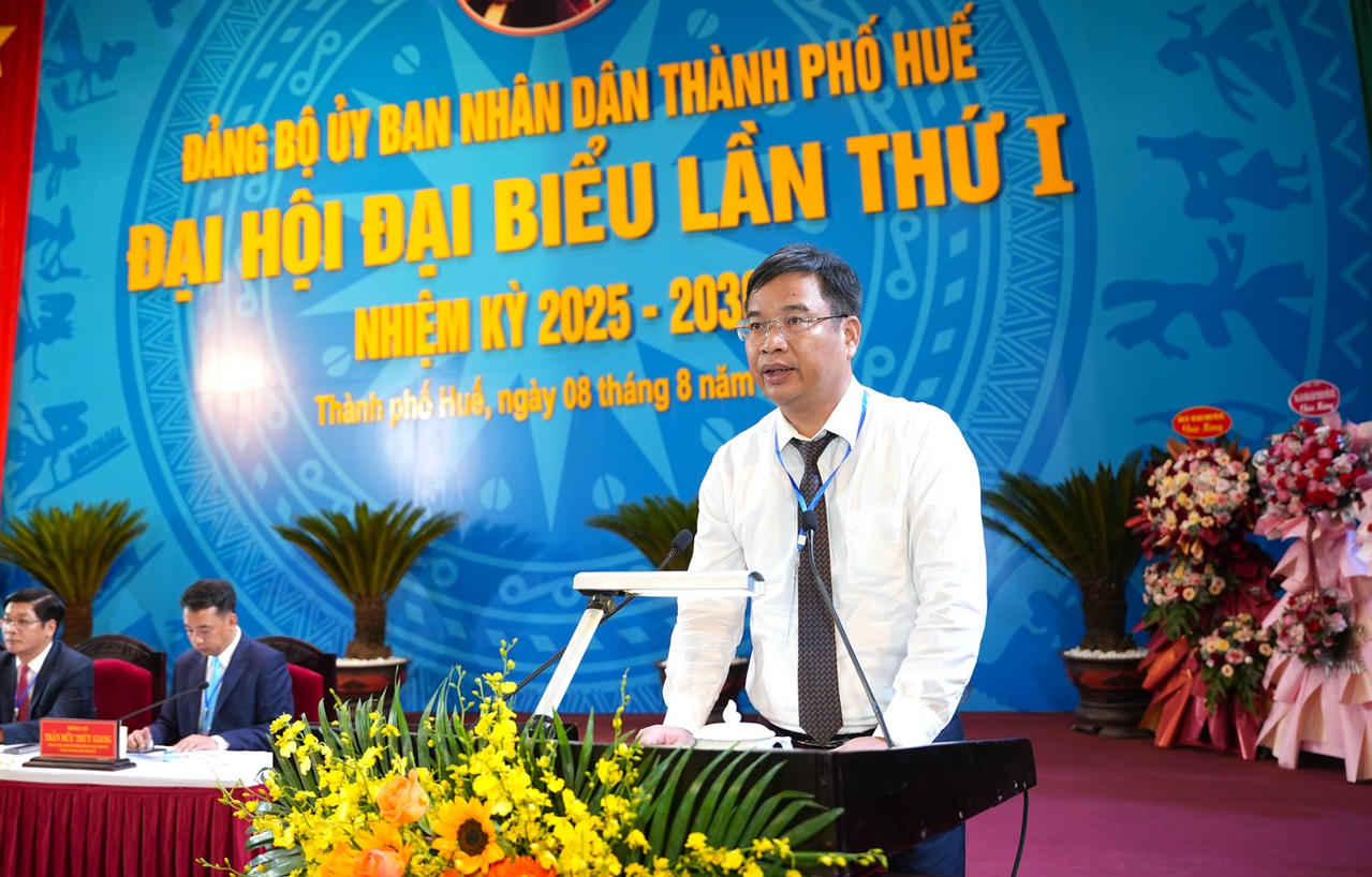 Phó Bí thư thường trực Thành ủy Huế Phạm Đức Tiến phát biểu chỉ đạo tại đại hội.