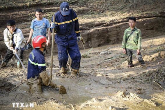 Những trưởng bản, trưởng làng quên mình cứu dân trong bão lũ