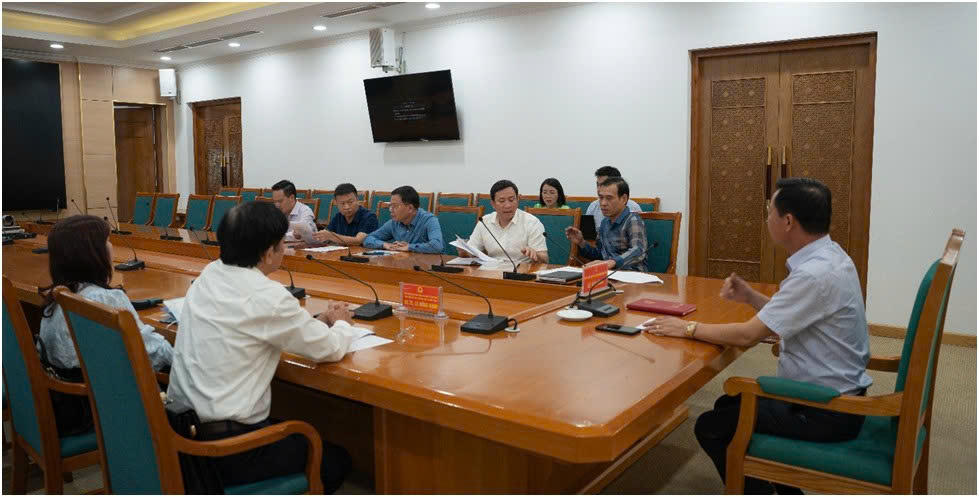 Không khí làm việc tại buổi họp