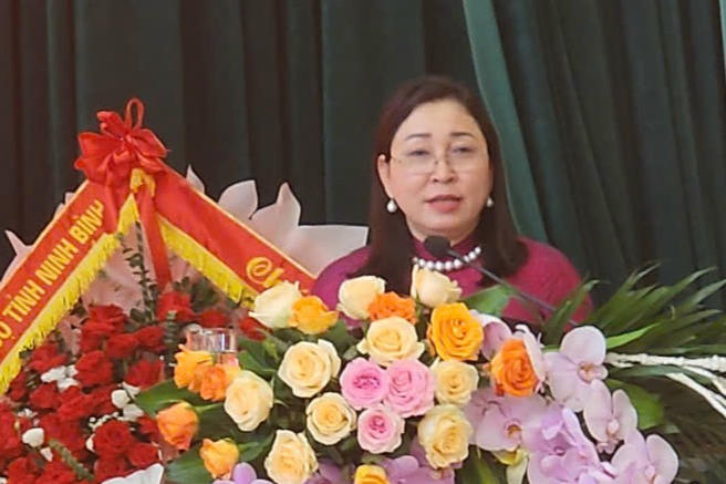 Phó Bí thư thường trực Tỉnh ủy Ninh Bình Đinh Thị Lụa phát biểu chỉ đạo Đại hội.