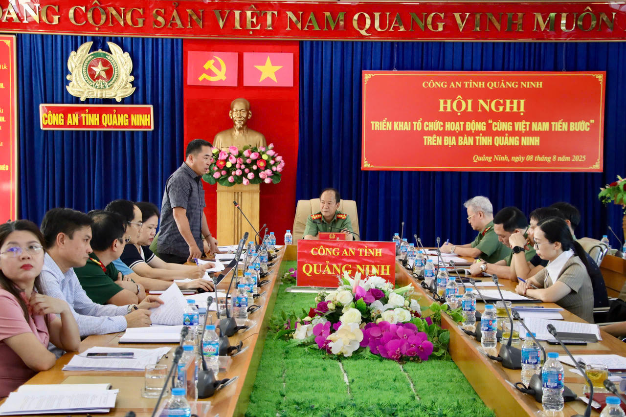 Công an tỉnh và Sở Văn hoá, Thể thao và Du lịch tổ chức hội nghị triển khai kế hoạch Chương trình “Cùng Việt Nam tiến bước” trên địa bàn tỉnh Quảng Ninh.