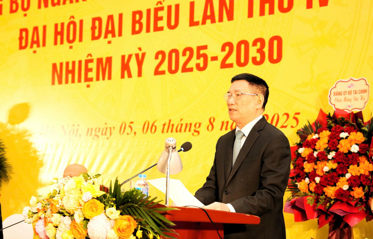  Ủy viên Trung ương Đảng, Ủy viên Ban Thường vụ Đảng ủy Chính phủ, Phó Thủ tướng Chính phủ Hồ Đức Phớc phát biểu chỉ đạo Đại hội 