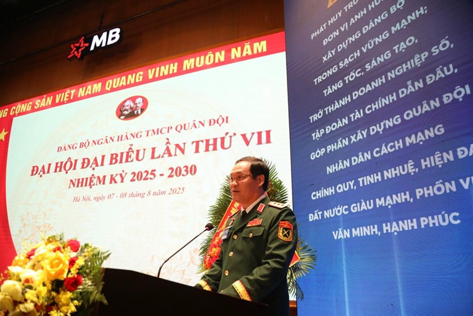 Thượng tướng Vũ Hải Sản - Ủy viên BCH Trung ương Đảng, Thứ trưởng Bộ Quốc phòng phát biểu tại Đại hội Đại biểu MB lần thứ VII.