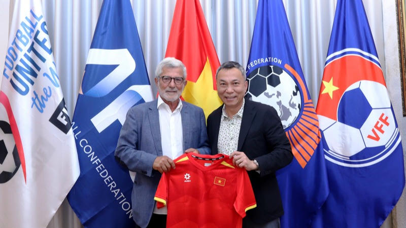 Ông Calisto khuyên gì với VFF?