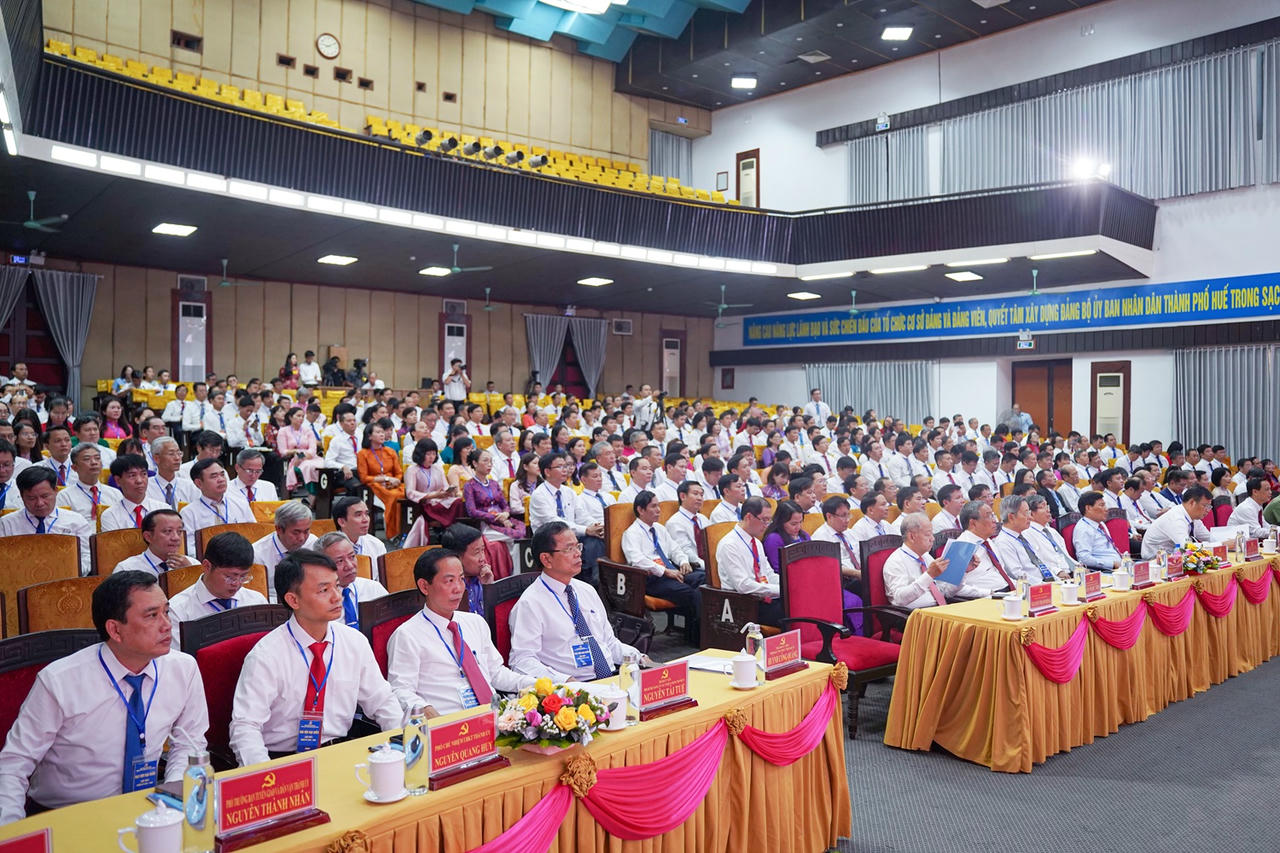 Các đại biểu dự đại hội.