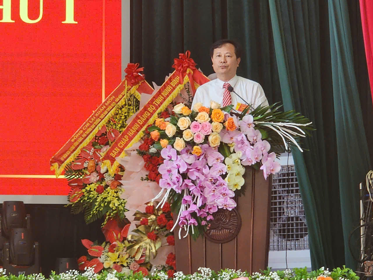  Bí thư Đảng uỷ phường Hồng Quang Đinh Xuân Hùng phát biểu.