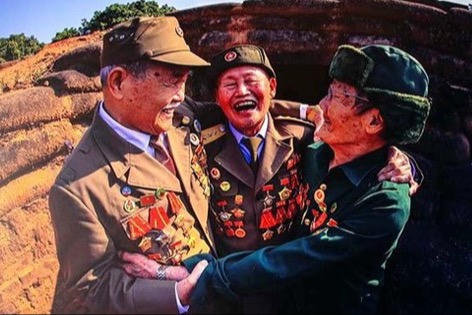 Đề xuất chế độ với sĩ quan quân đội nghỉ hưu như đang công tác