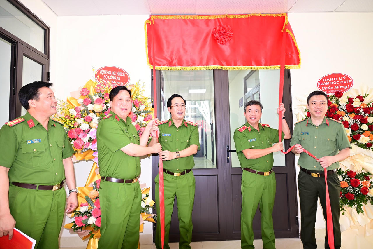 Công an TP Hải Phòng chính thức khánh thành trụ sở làm việc độc lập và Trung tâm giám định ADN Công an TP Hải Phòng chính thức khánh thành trụ sở làm việc độc lập và Trung tâm giám định ADN