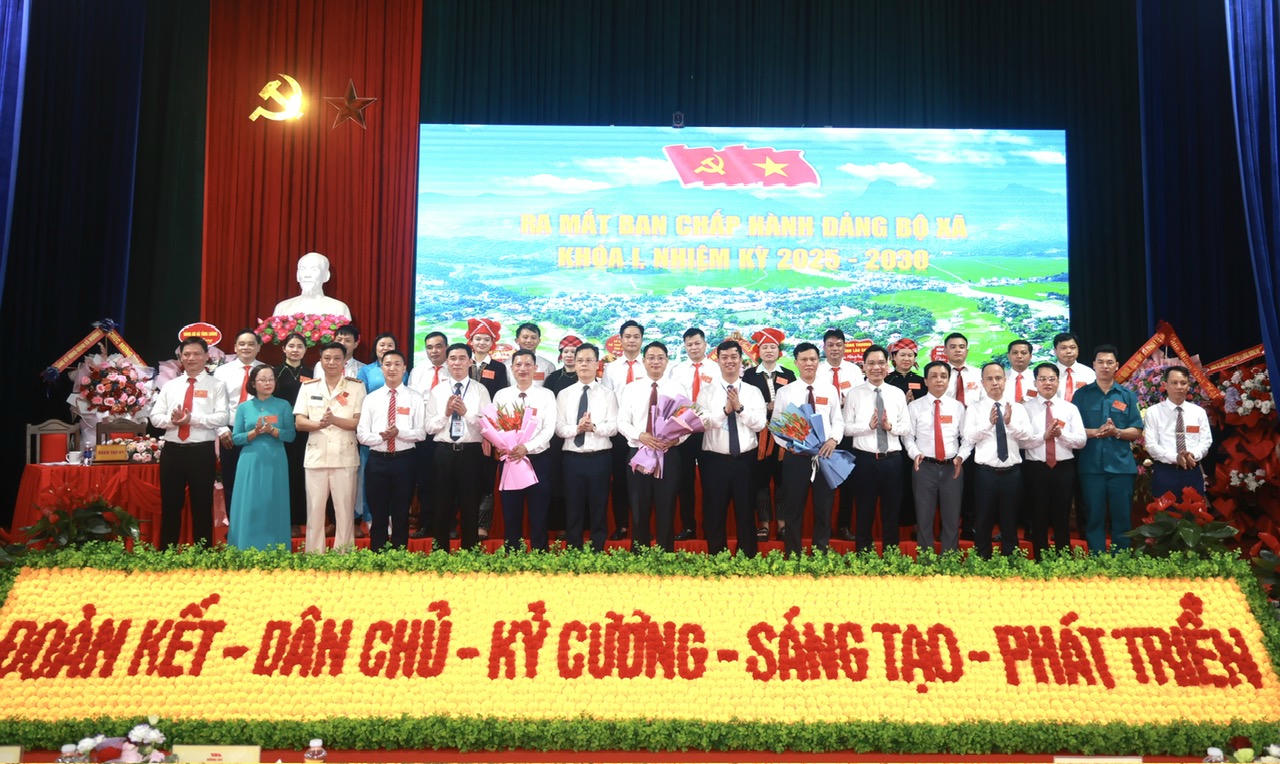 Ban Chấp hành Đảng bộ xã Võ lao nhiệm kỳ 2025 - 2030 ra mắt Đại hội