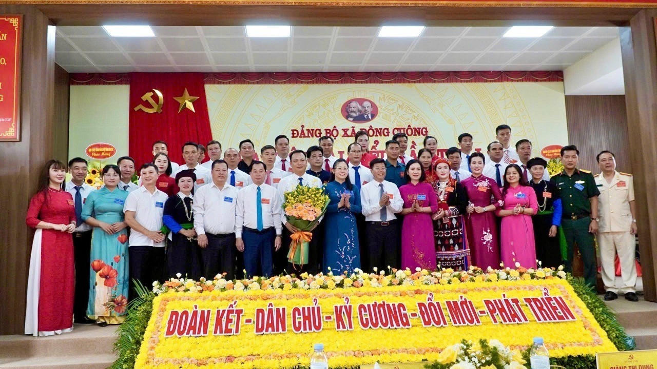 Ban Chấp hành Đảng bộ xã Đông Cuông nhiệm kỳ 2025 - 2030 ra mắt