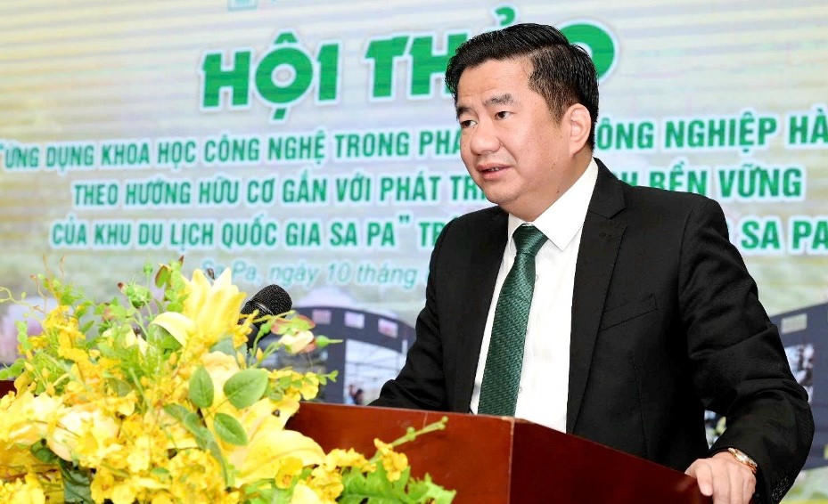 Ông Tô Ngọc Liễn, Chủ tịch UBND phường Sa Pa phát biểu tại hội thảo.