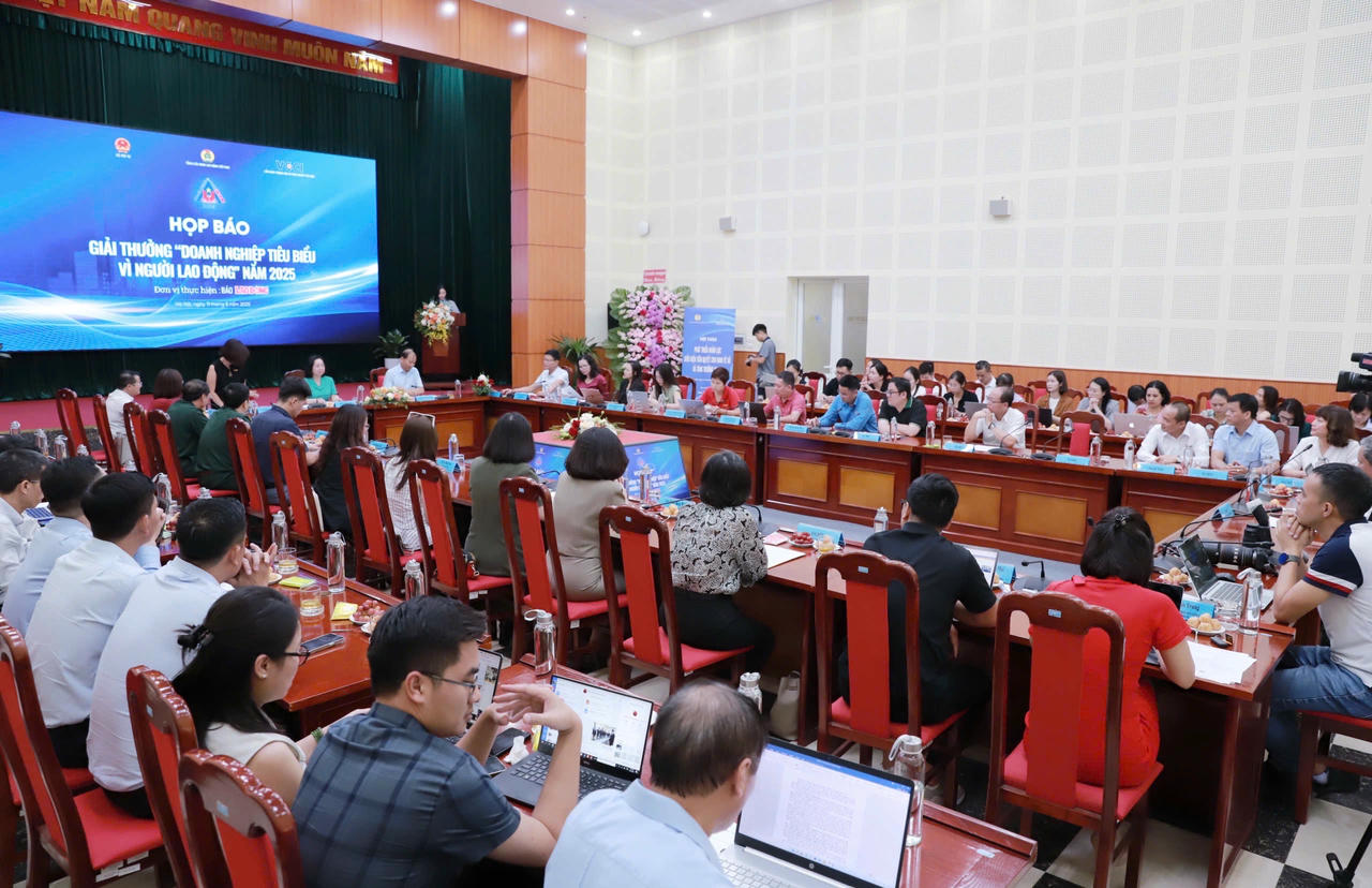Toàn cảnh buổi họp báo. Ảnh: TT