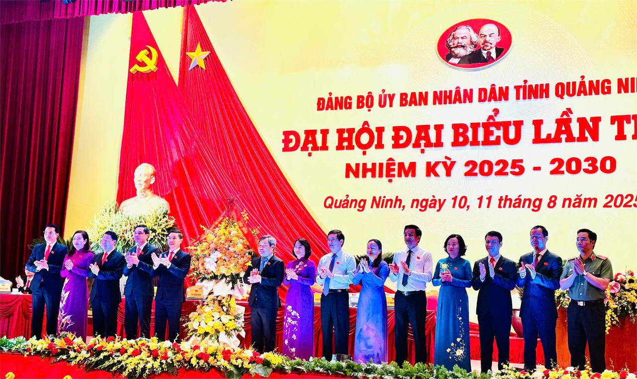 Đại hội đã nghe công bố Quyết định của BTV Tỉnh ủy Quảng Ninh về việc chỉ định Ban Chấp hành, Ban Thường vụ, Bí thư, Phó Bí thư; Ủy ban Kiểm tra, Chủ nhiệm, Phó Chủ nhiệm Uỷ ban Kiểm tra Đảng ủy nhiệm kỳ 2025-2030.