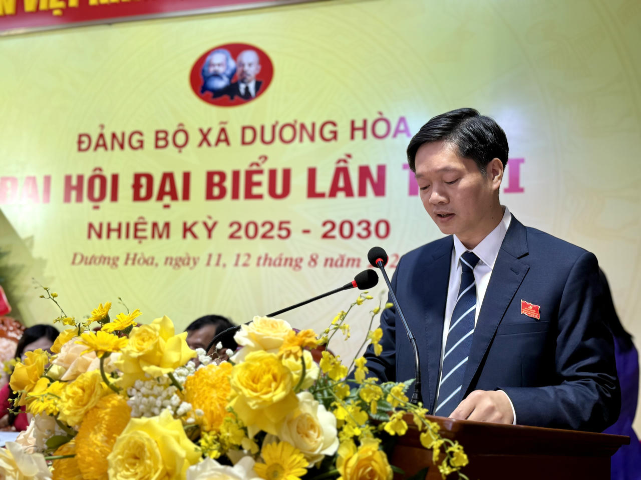 Ông Phùng Bá Nhân, Bí thư Đảng ủy, Chủ tịch HĐND xã Dương Hòa phát biểu tại đại hội.